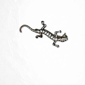 6021gc. Goldtone Bling Lizard Brooch